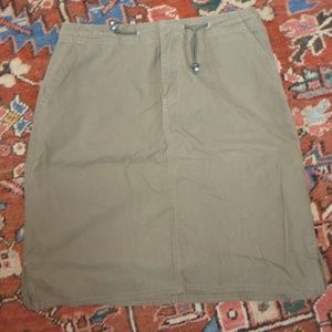 📦 Gloria Vanderbilt Olive Travel Skirt - Size 8
